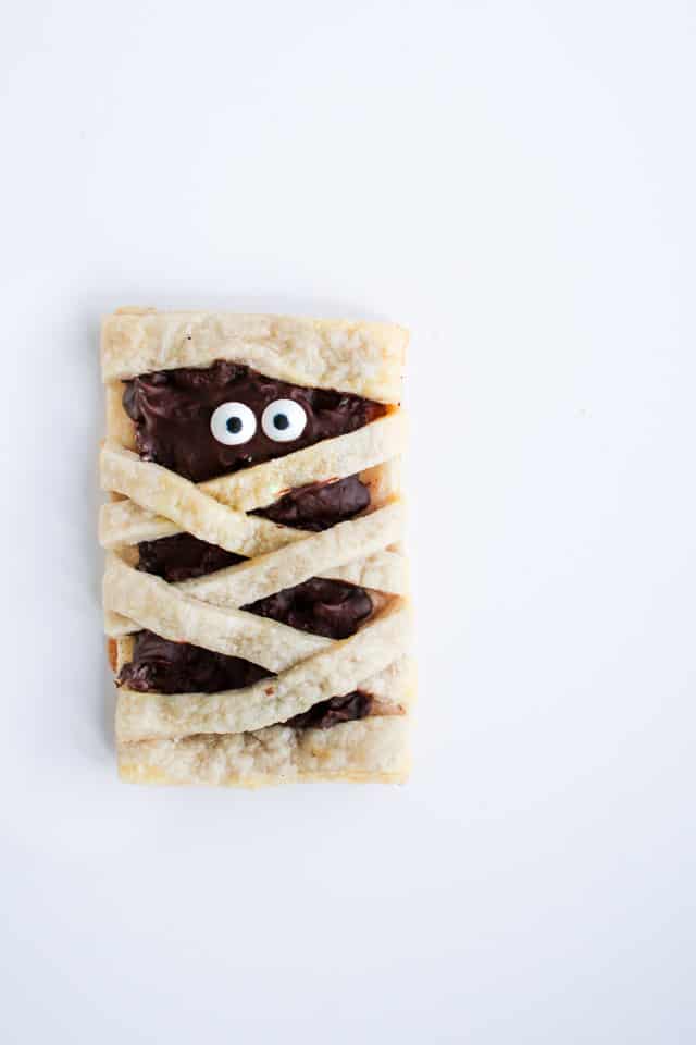 Mummy chocolate pop tart - fun recipe for Halloween