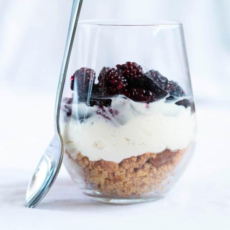 nobake cheesecake med brombær