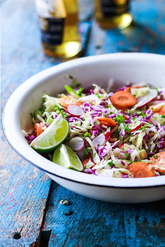 narre minimum Tilmeld Mexicansk salat - opskrift på frisk spidskålsalat med lime og chili