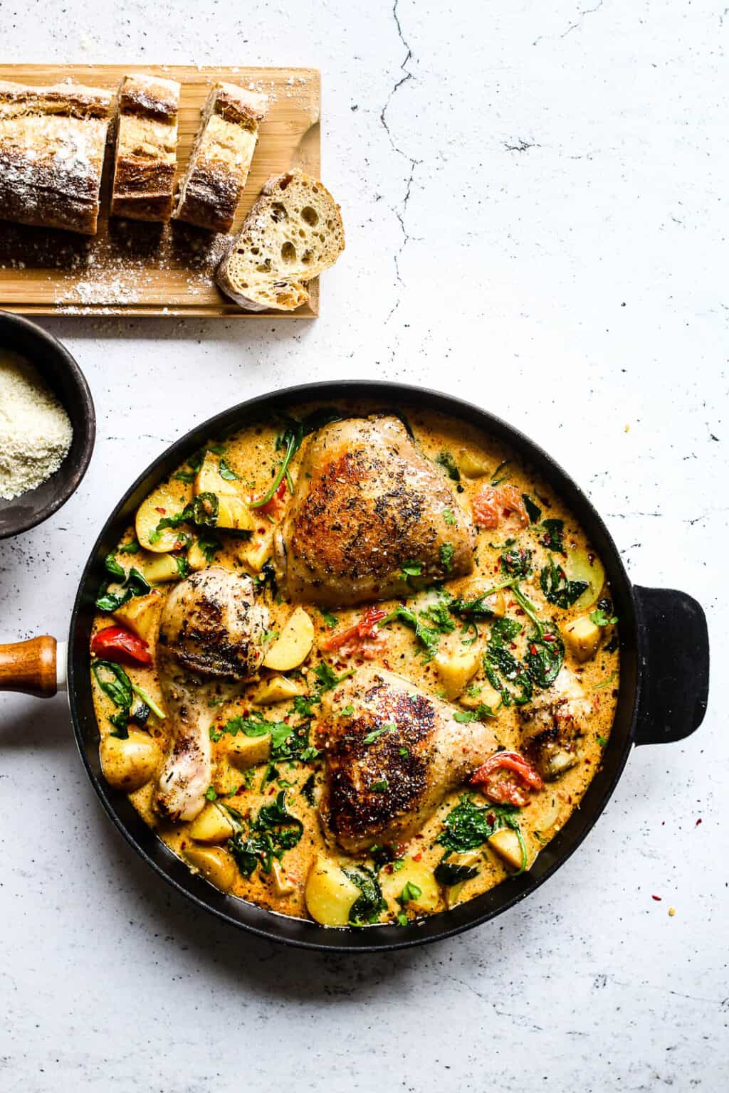 Kylling og kartofler i spinat/parmesansauce - nem aftensmad kylling