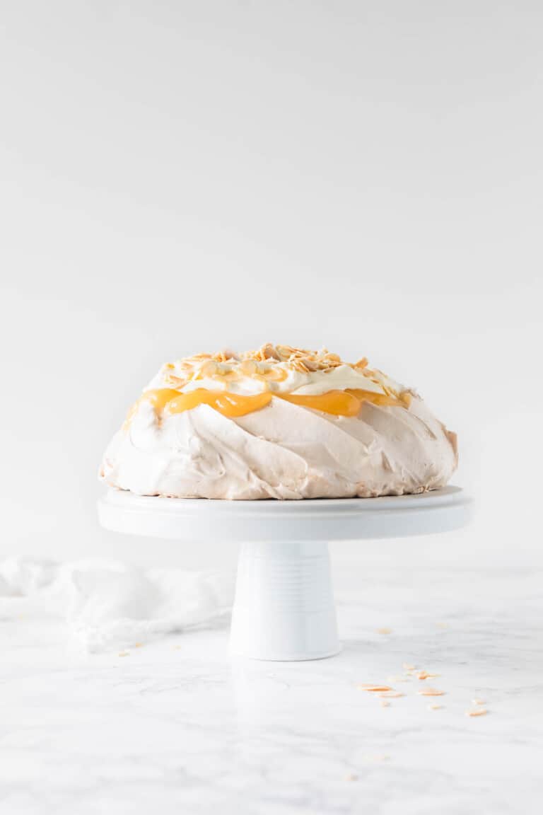 Pavlova - marengsbund med flødeskum