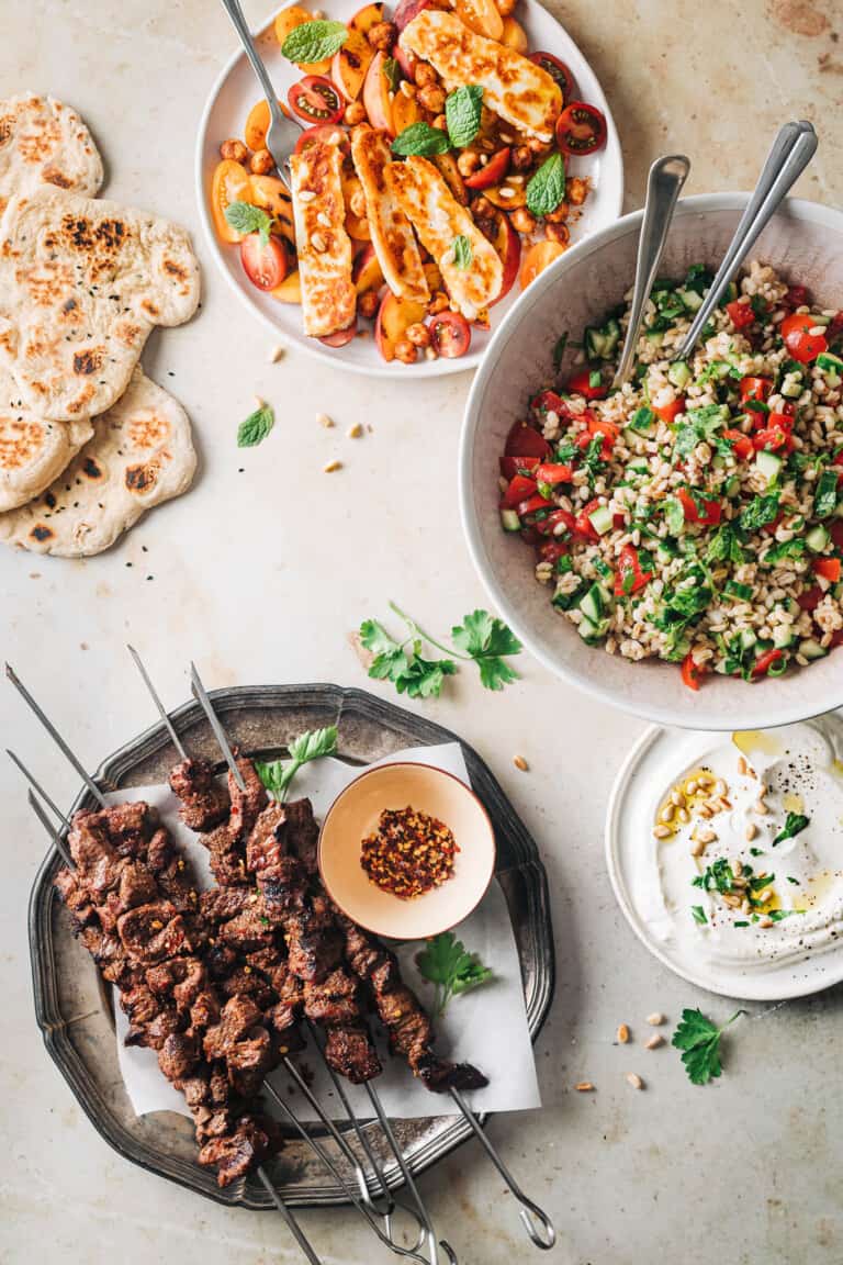 Tabbouleh og krydrede oksekødsspyd