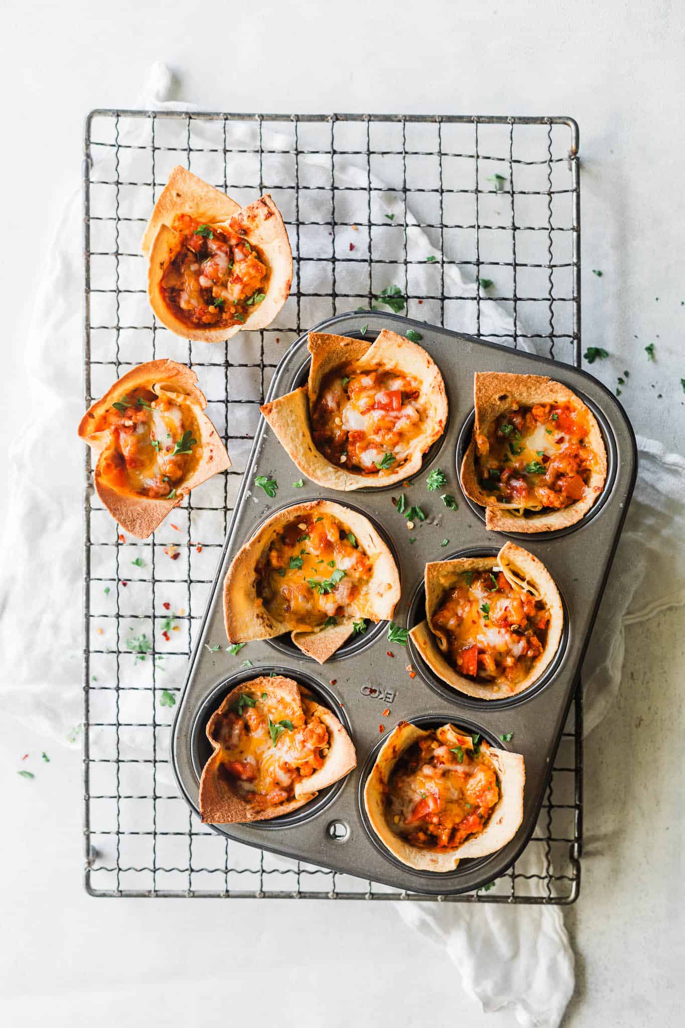 Taco muffins . opskrift på taco skaller med fyld