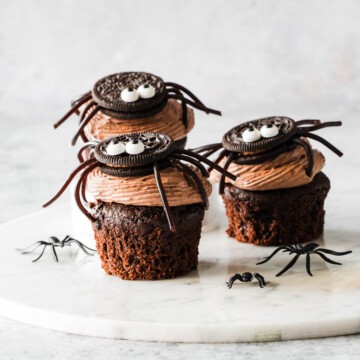 Halloween muffins med Oreo edderkopper