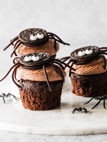 Halloween muffins med Oreo edderkopper